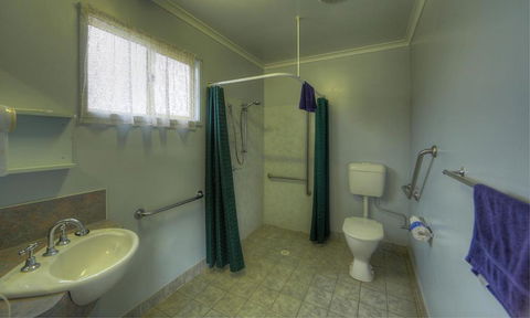 Governors Hill Carapark - Goulburn Accommodation 4