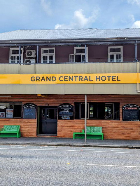 GRAND CENTRAL HOTEL PROSERPINE - Goulburn Accommodation 2