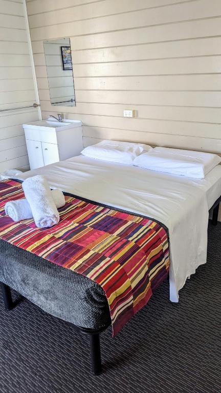 GRAND CENTRAL HOTEL PROSERPINE - Goulburn Accommodation 0