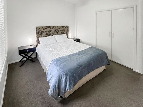 H2O Holiday Apartments - Unit 10 - Goulburn Accommodation 2