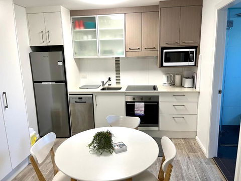 H2O Holiday Apartments - Unit 4 - Goulburn Accommodation 2