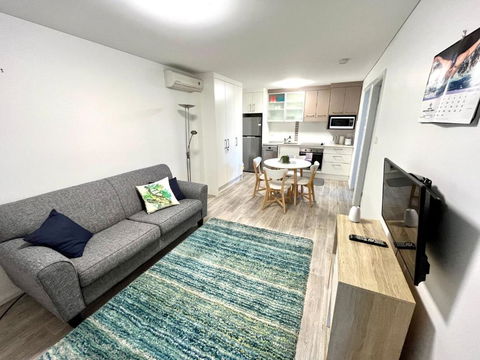 H2O Holiday Apartments - Unit 4 - Goulburn Accommodation 1