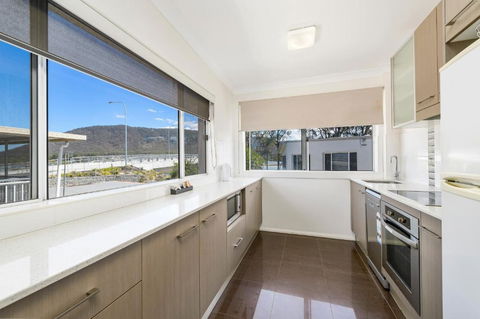 H2O Holiday Apartments Unit 5 - Goulburn Accommodation 2