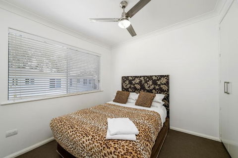 H2O Holiday Apartments Unit 5 - Goulburn Accommodation 4