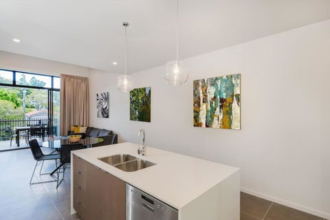 H6B - Round About Bulimba - Goulburn Accommodation 1