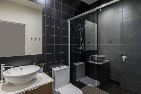 H6B - Round About Bulimba - Goulburn Accommodation 4