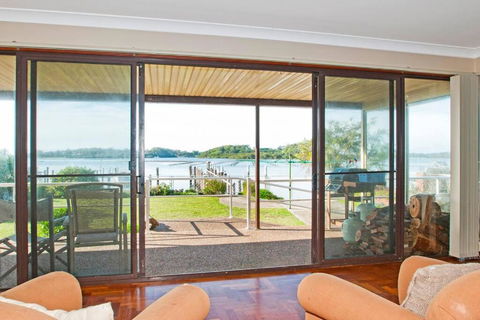 HAIS18G - Riverside Delight - Goulburn Accommodation 3