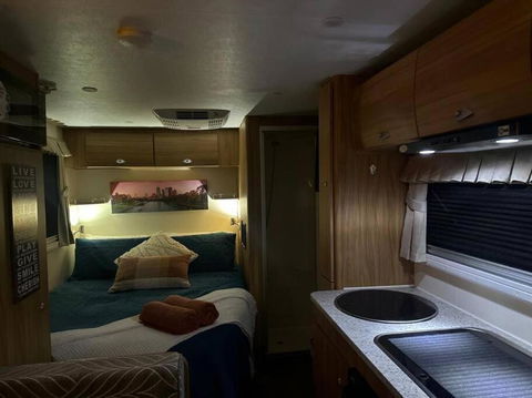 Heated Caravan With All The Trimmings - Goulburn Accommodation 3