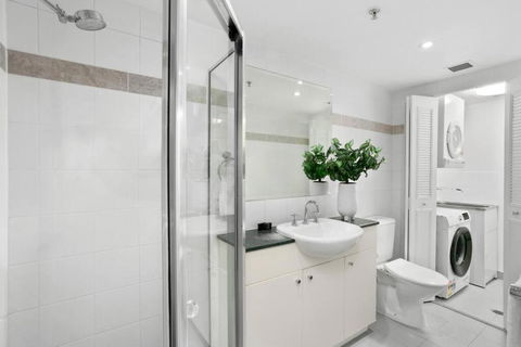HELP1 - Chatswood Charm Central Apartment Near Station - Goulburn Accommodation 3