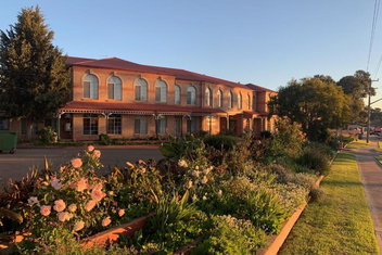 Heritage Motor Inn Goulburn with Goulburn Accommodation