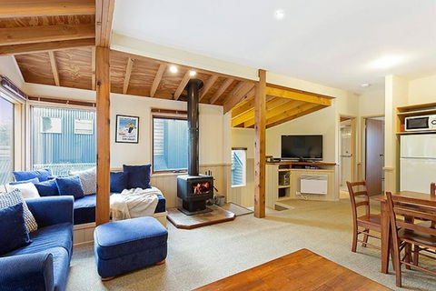 HAY SHED Chalet, Alpine-getaways - Goulburn Accommodation 3