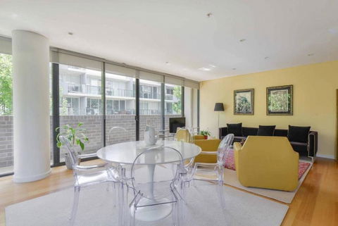 HAZEL Chapel St Socialite. Pool, Spa & Gym - Goulburn Accommodation 3
