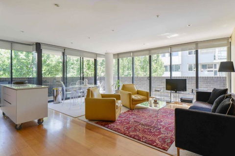 HAZEL Chapel St Socialite. Pool, Spa & Gym - Goulburn Accommodation 0