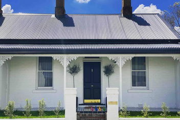 Hazel House Goulburn with Goulburn Accommodation