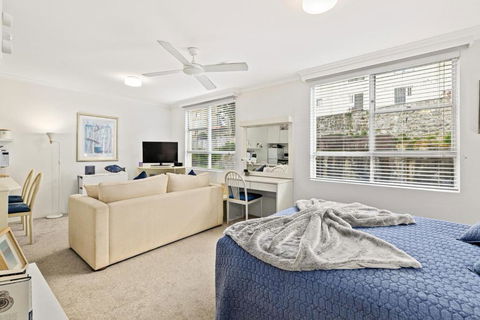 HENRY12 Self- Catering - Goulburn Accommodation 2