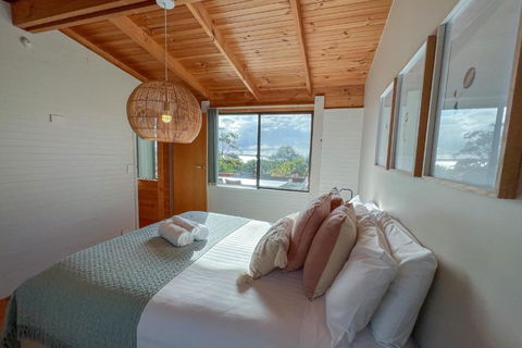 HEXAGON BEACH HOUSE Binalong Bay Of Fires Views - Goulburn Accommodation 2
