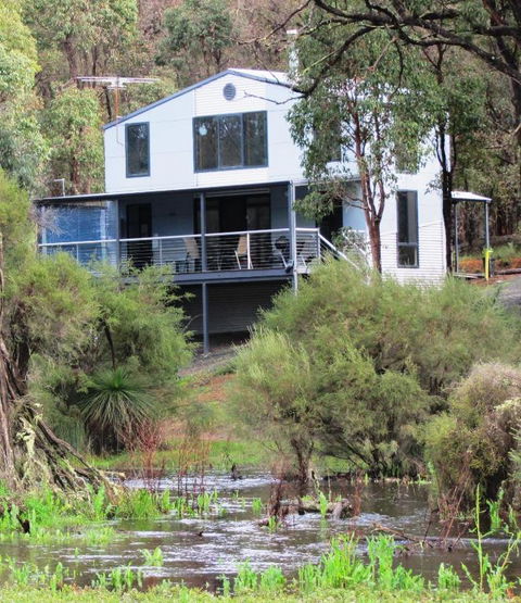 Hidden Grove Retreat - Goulburn Accommodation 0
