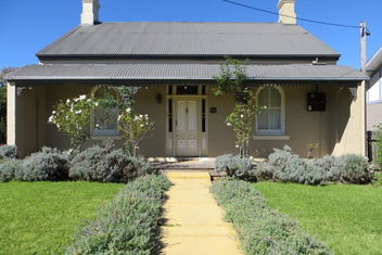 Houses In Goulburn with Goulburn Accommodation