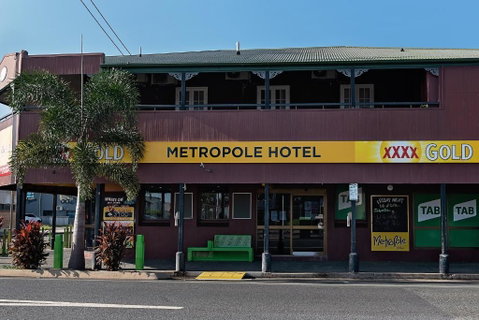 Hotel Metropole Proserpine - Goulburn Accommodation 1