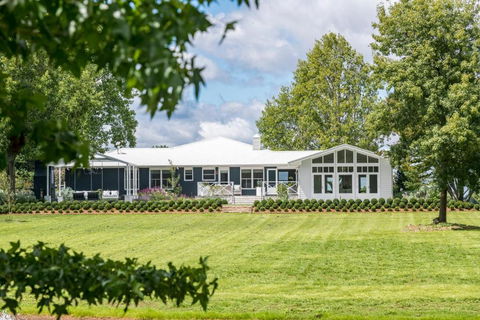 Isca House, Exeter, NSW - Goulburn Accommodation 0