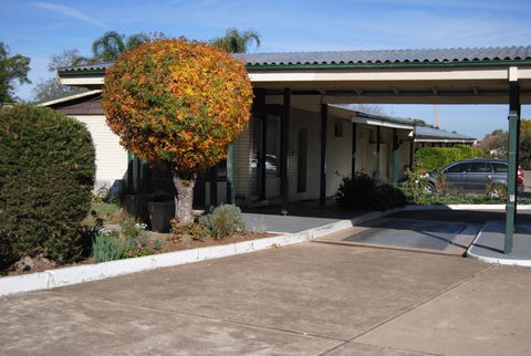 Airlie House Motor Inn - Goulburn Accommodation 2