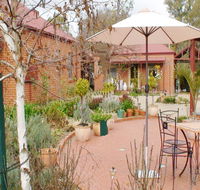 Albury Cottages - Goulburn Accommodation