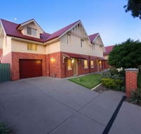 Albury Suites - Schubach Street - Goulburn Accommodation
