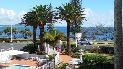Alex Headland Beachfront - Goulburn Accommodation 0
