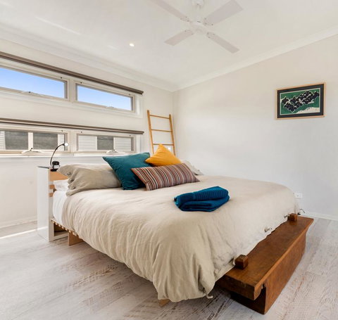 Alice's Palace, 2-minute Walk To Lifeguard Patrolled Surf Beach - Goulburn Accommodation 0