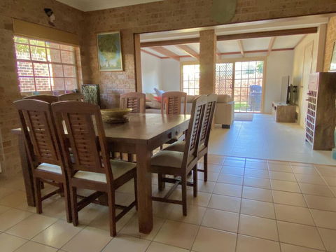 Amazing Beach House - Goulburn Accommodation 2