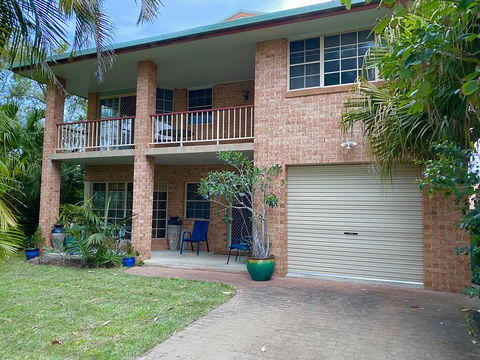 Amazing Beach House - Goulburn Accommodation 0