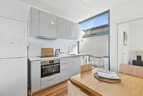 Anglesea River Apartments - Spa Apartment 40 - Goulburn Accommodation 2