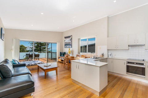 Angourie Blue Unit 2 - Goulburn Accommodation 2