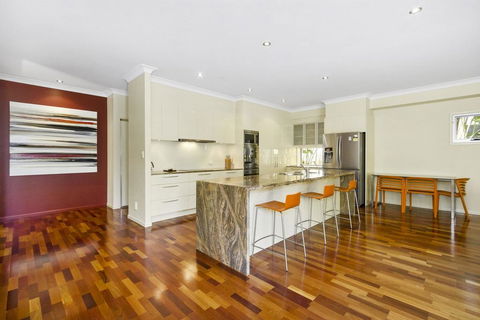 ANGOURIE HOUSE - SALT VILLAGE - Goulburn Accommodation 2