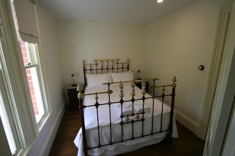 Annies Garden Cottage - Goulburn Accommodation 2