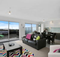 APOLLO 13 PENTHOUSE - free wifi  huge terrace - Goulburn Accommodation