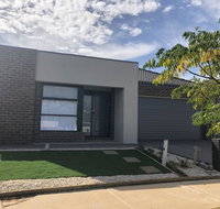 Apple House Tarneit North - Goulburn Accommodation