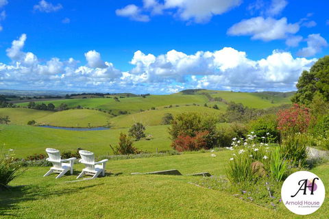 Arnold House - Goulburn Accommodation 0