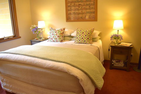 Arnold House - Goulburn Accommodation 3
