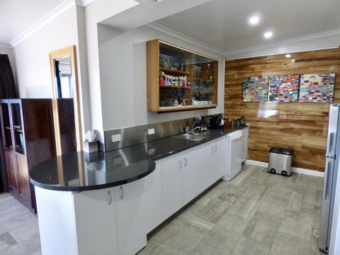 ArtHOUSE Beachfront Accommodation - Goulburn Accommodation 2