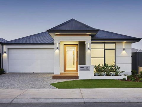 Luxury Bedrooms In A Resort Style Home - Goulburn Accommodation 1