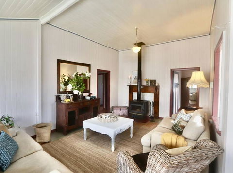 MAGNOLIA HOUSE ON THE CREEK - STANTHORPE - Goulburn Accommodation 1