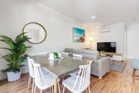 MARJ12- Stylish And Spacious - Goulburn Accommodation 3
