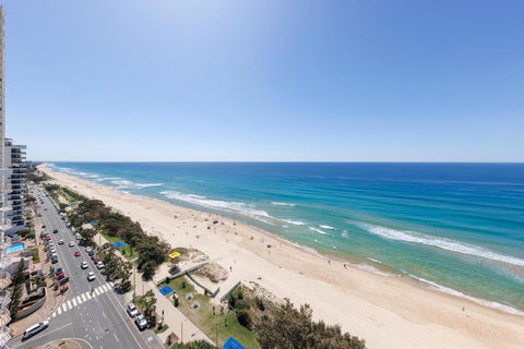 Meriton Suites Surfers Paradise - Goulburn Accommodation 3