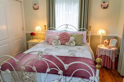 Milford Country Cottages - Goulburn Accommodation 2