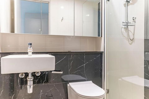 Modern 2B With Loft Bed Parking Central Mascot - Goulburn Accommodation 1