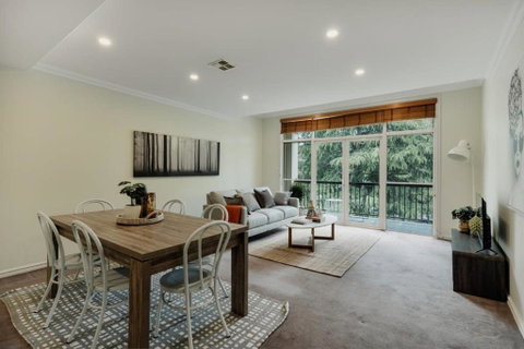 Modern Apartment In The Heart Of Canberra - Goulburn Accommodation 0