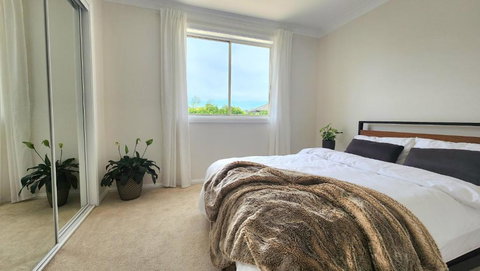 Modern Spacious 5-bedroom Home In Northern Beaches - Goulburn Accommodation 2