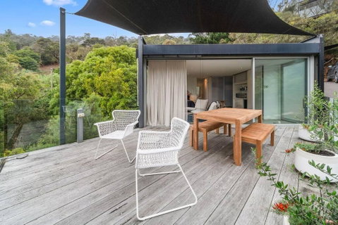 Modern Studio With Sweeping Views - Goulburn Accommodation 0