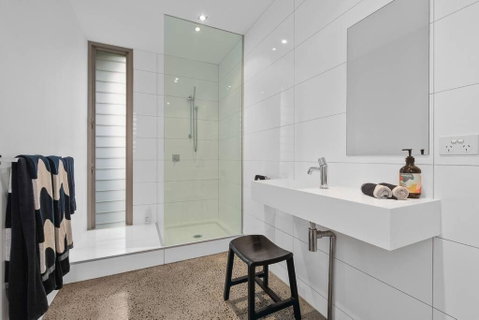 Modern Studio With Sweeping Views - Goulburn Accommodation 1
